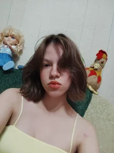 Paradise_Tease: These lips have driven more than one man crazy. ( 5 фото)