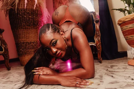 JasmineCampbell_tough girl图片 7