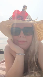 Irina3718Sunbathing. On the roof of the house. Bild 4