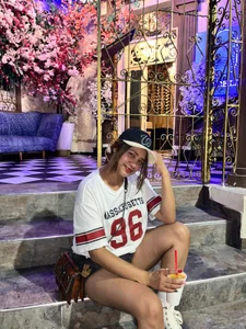 IF WE REACH 200 ❤️ WE'LL DO A SHOW IN A PUBLIC PLACE de StormiRoseb  2 Imagens