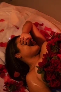 Victoria_vallejo_ delicate flower Hình 5