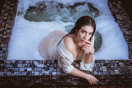 🔥💓𝗖𝗼𝗹𝗱 𝗼𝗿 𝗵𝗼𝘁 𝘀𝗵𝗼𝘄𝗲𝗿? 𝗨𝗳𝗳🔥💓 de _sofia_cruz  Imagens