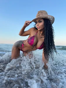 NicoleSmyth Naughty on the Beach 🌊 Billede 3
