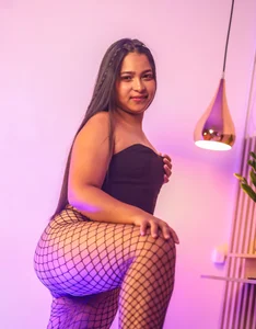 JadehMontana look my booty slika