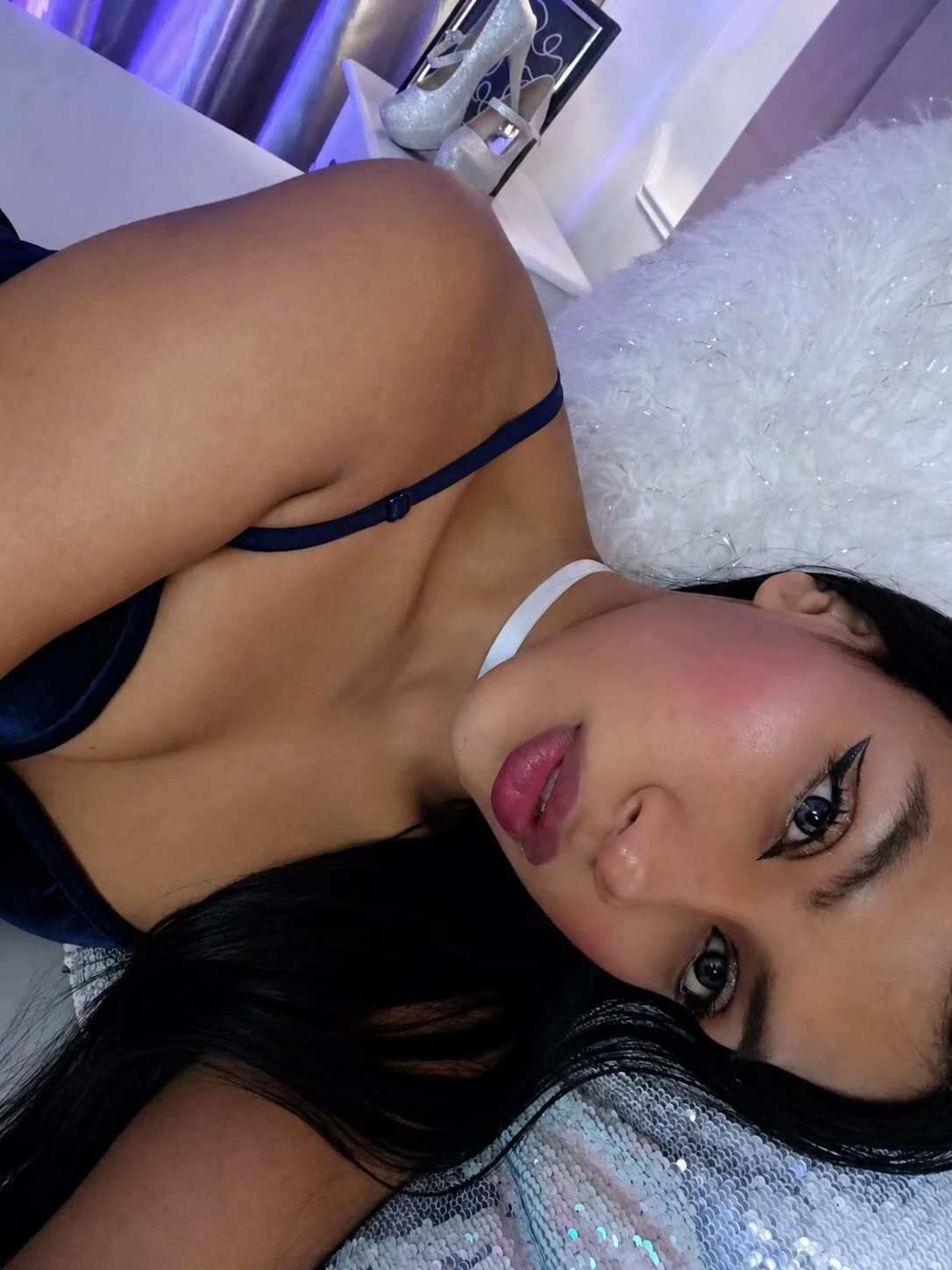 صور KimberlyCutee الرائجة  5756