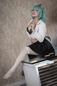 Sienna_Desiree secretary kitten Pic 3