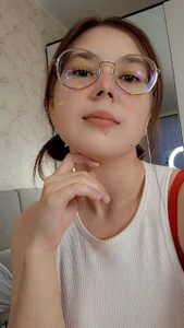 CwenEliot Glassy Pic 4