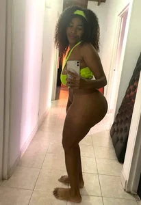 On green de YummyDuooo  4 photos