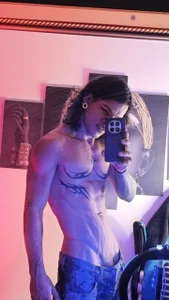 Let yourself be carried away by my dominant presen od AlbertBernal69  5 snímek