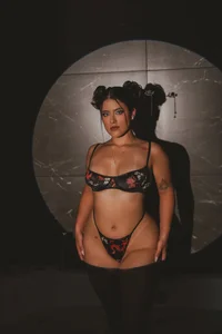 nathalie_rivers jacuzzie on fire Bilde 3