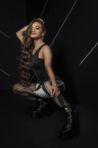 MaryLewis_ SEXY AS Pic 4