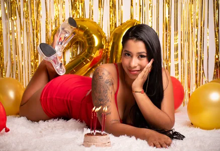 EmmaCrush Happy birthday for me ♥ 02/10 Pic 3