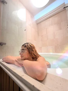 lust_mv Jacuzzi 🛁 Pic 6