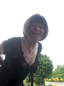 Dorle45's Das ist Dorle,im Garten Sex Photo 7