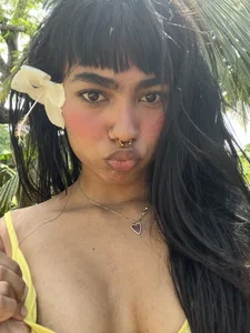 chell_18 🥵🫢  3টি ছবি