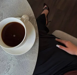 Mia_shy1 SWEET FEET Pic 2