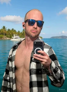 Public de Luke_James Foto