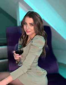 EvaHoly Public 圖片