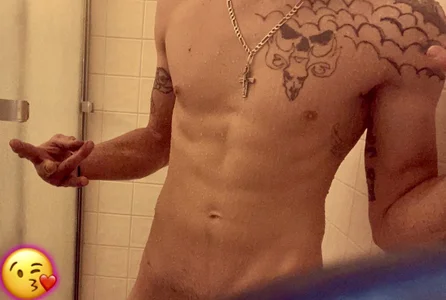 Twist_N_Tease Public Pic 4