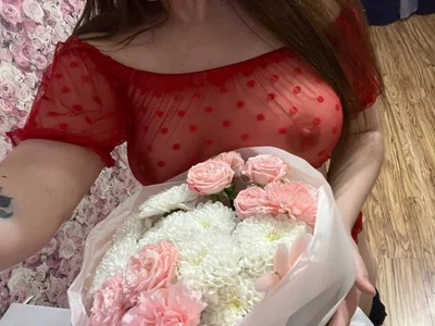 DonnaCampbell Flowers are the best accessory for a girl! Immagine  4