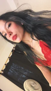 sara_sm1th_ A girl with a Pretty Face Pic 2