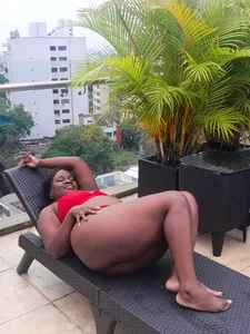 megan_loviitzのFun in the poolの 4枚の写真