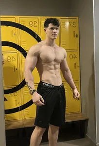 Hazzan_VelezのBOOOM!の枚の写真