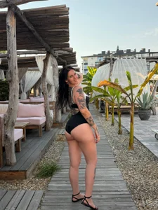 Bonnie_White my vacation, just for you - {count, plural, one {תמונה אחת} two {שתי תמונות} many {# תמונות} other {# תמונות}}