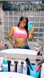 Gema-lexy How about my outfit Pic 2