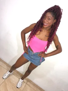 MichellePosePublic Bild 4