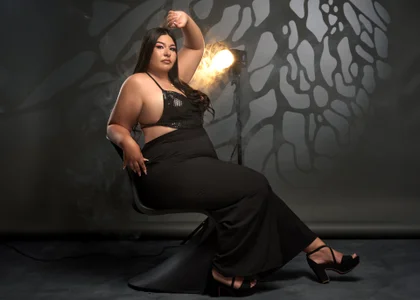 Amanda-Cruz Public Pic 2