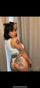 _naomidiz Selfies x Pic 7