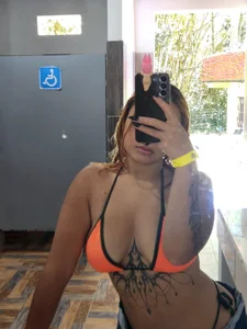 dayis_sweetOne Day In Pool图片