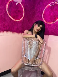 Mary_Hernandez_ Public Poză 3