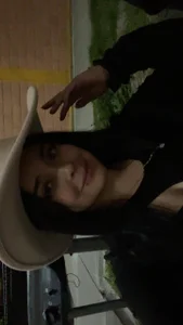 Selene__Ferrer Public Gambar