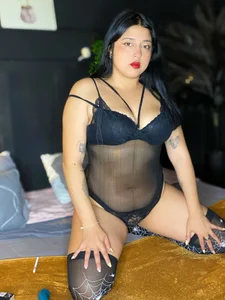 leia_hot_ sweet and sassy 😻 зображення 5