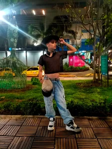 Leo_Glow Public صورة واحدة|Leo_Glow Public صورتان|Leo_Glow Public  4 صور|Leo_Glow Public  4 صورة