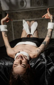 SophieCatty The hare spoiler🐰🥵 Bilde 3