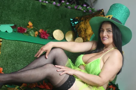 St. Patrick🍀 de KatteMilf  5 Imagens