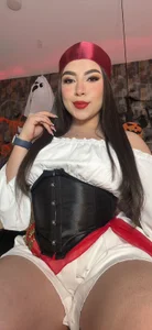 IsabellaAnngel Get on my boat... I promise you won't leave dry 😜🌊 Foto 3