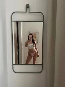 me de KatyPretty  2 Imagens