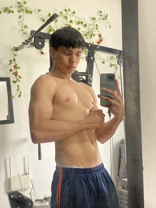 Misaki2007のMy progress in the gym 💪の 2枚の写真