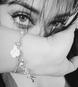 addicted to your look de zahra_Jalid  2 Imagens