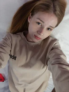 AmyLindsey At home Pic 8