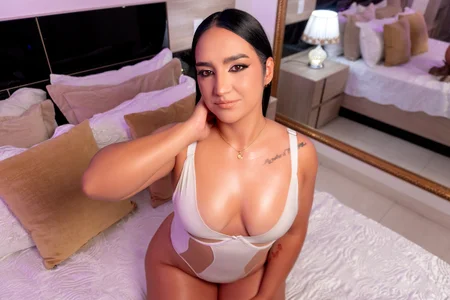 MaraGrief_ White is the new black Pic 4