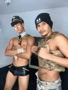 Stiven_And_CalvinHots Public slika 3