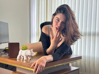 GabiSerrano Do u want be my boss? Billede 3