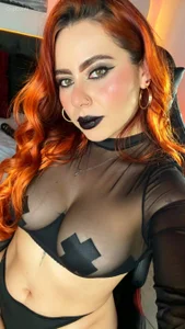 Dulce_charlottee Dangerously Red❤️🔥 Foto 2