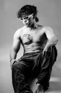 adrian_black86306 hot Pic 2