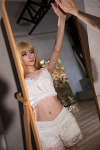 KenaTol girl in white clothes Foto 2